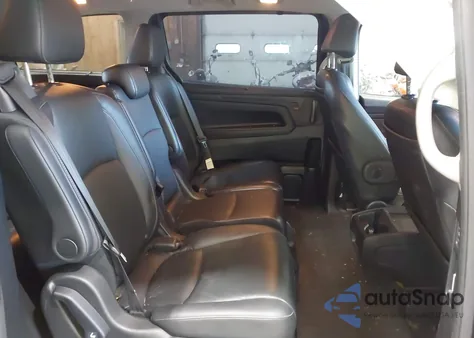 2021 Honda Odyssey Touring z USA, uszkodzony, nr VIN 5FNRL6H83MB028264